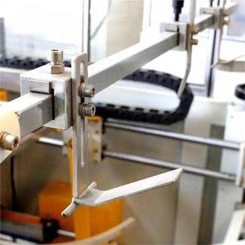 Automatsko pražnjenje vreće za gaženje i kidanje vreće